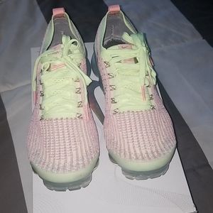 Vapormax flynit 3 womans size 9.5